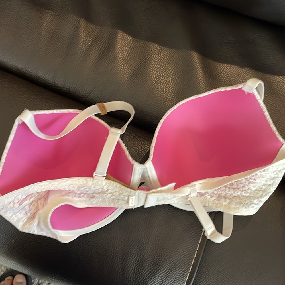 Pink branded bra - Picture 2 of 4